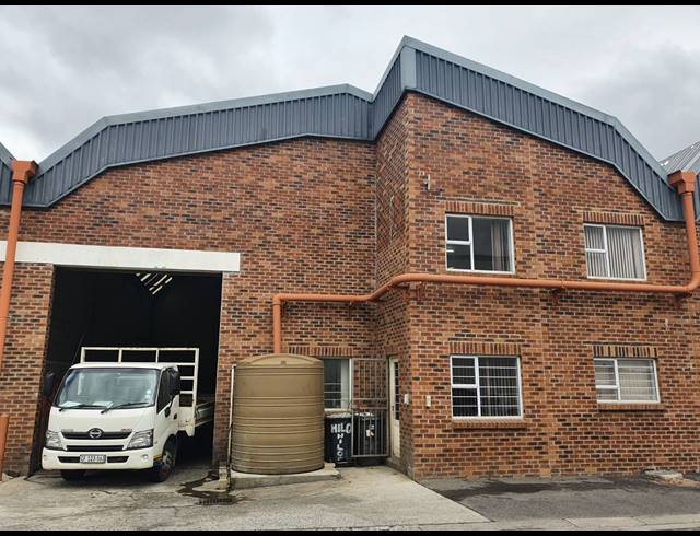 327M² FACTORY RENTED IN SAXENBURG PARK 2